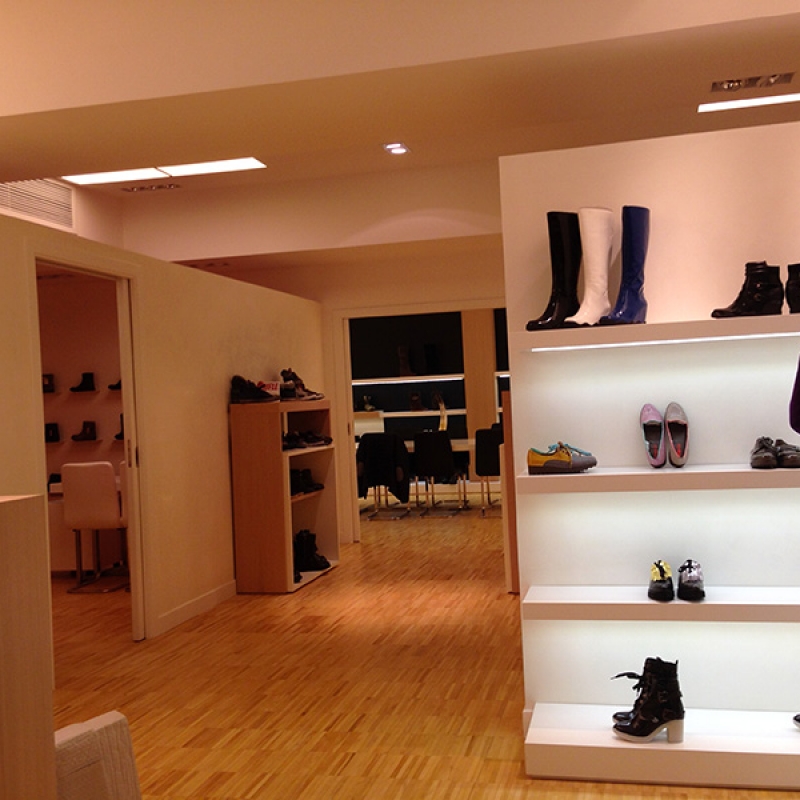 Showroom Caserta PIC/Tamarin